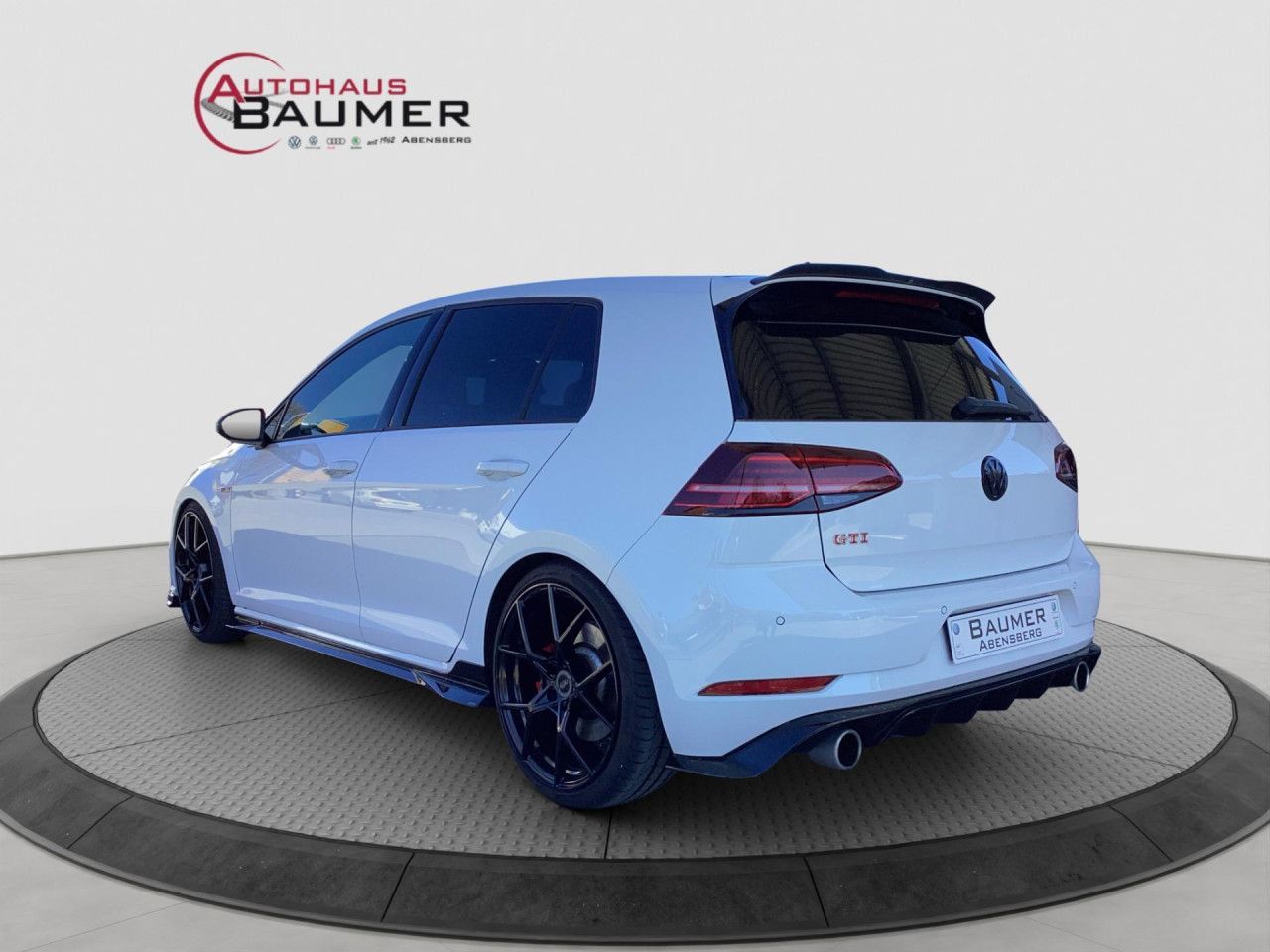 Fahrzeugabbildung Volkswagen Golf VII GTI Performance 2.0 TSI DSG LED NAVI