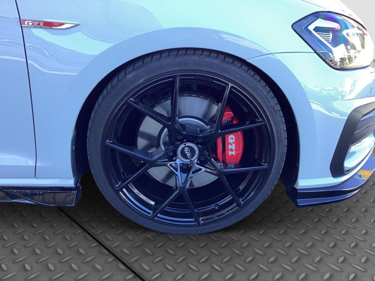 Fahrzeugabbildung Volkswagen Golf VII GTI Performance 2.0 TSI DSG LED NAVI