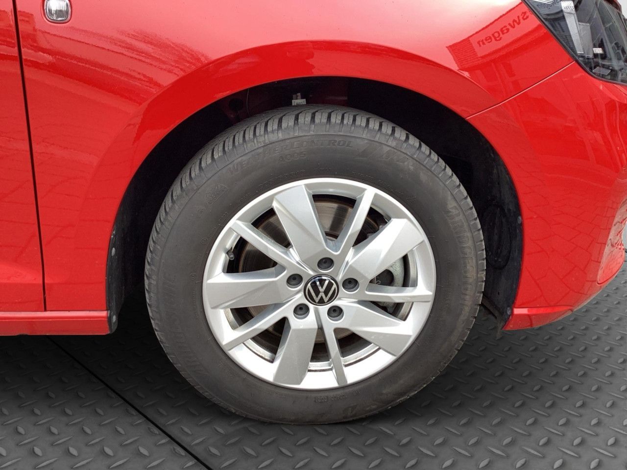 Fahrzeugabbildung Volkswagen Caddy Life 1.5 TSI DSG AHK Navi Climatronic SHZ