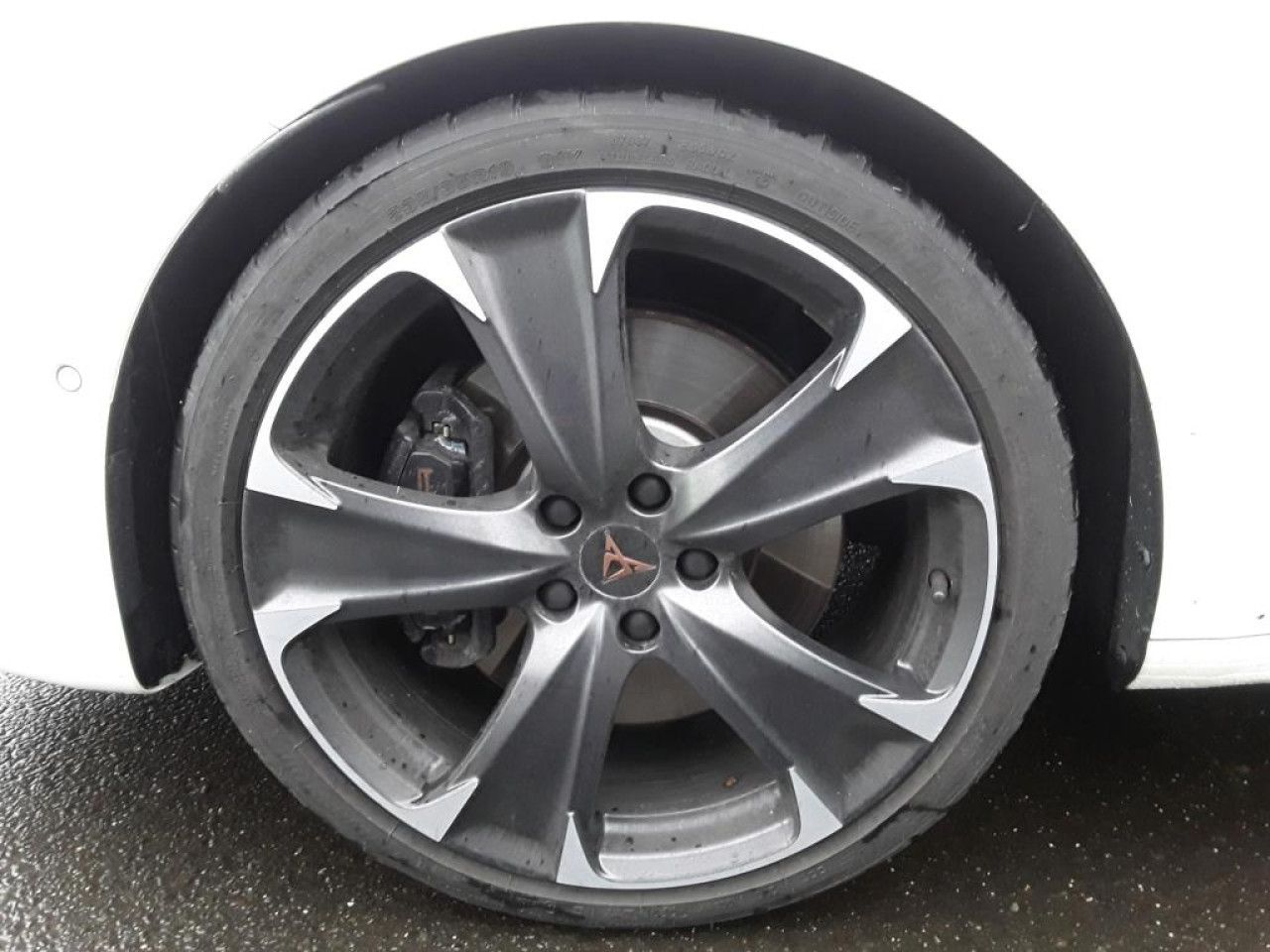 Fahrzeugabbildung CUPRA Leon Sportstourer VZ 2.0 TSI DSG Kamera Navi LED