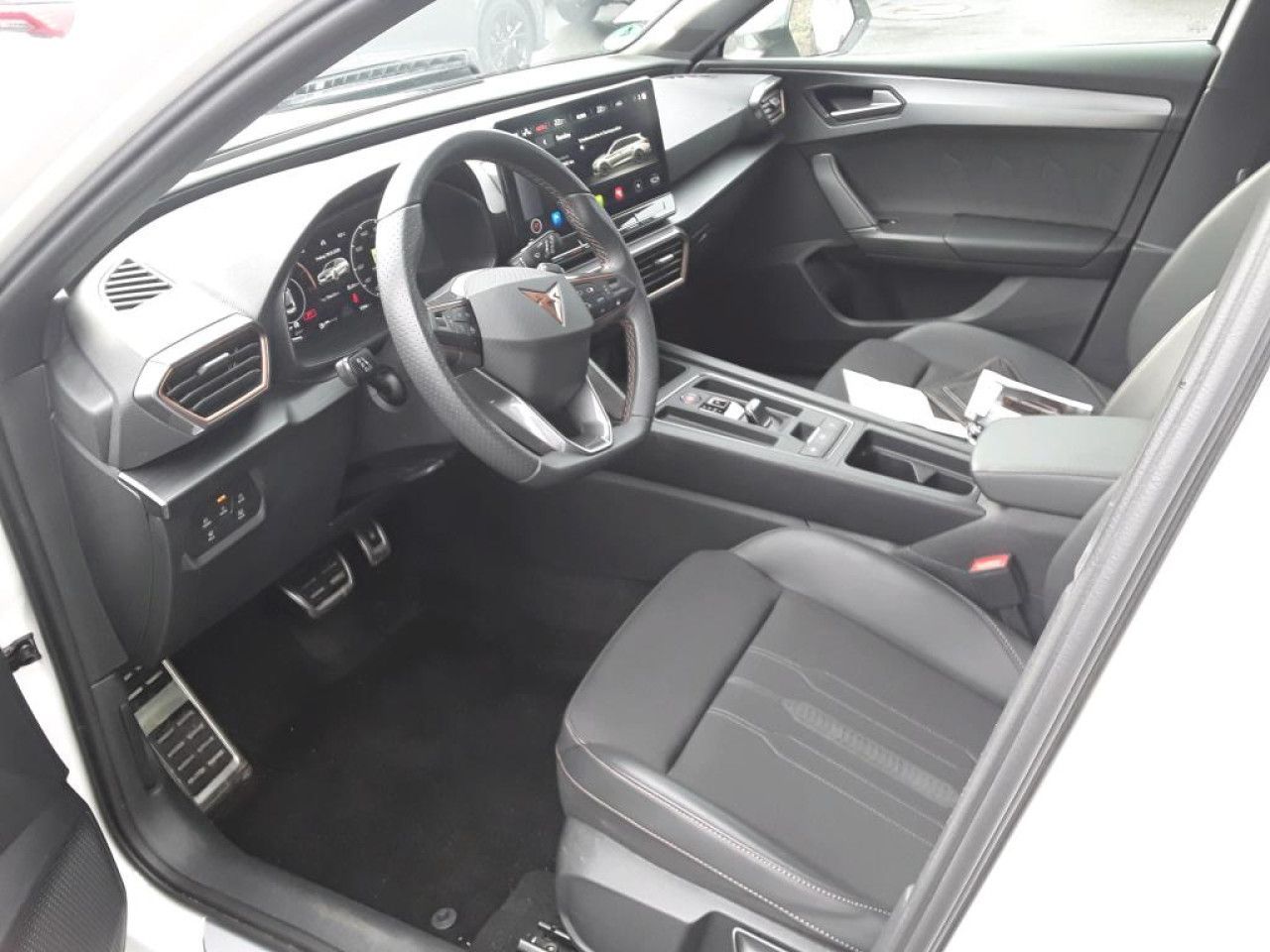 Fahrzeugabbildung CUPRA Leon Sportstourer VZ 2.0 TSI DSG Kamera Navi LED