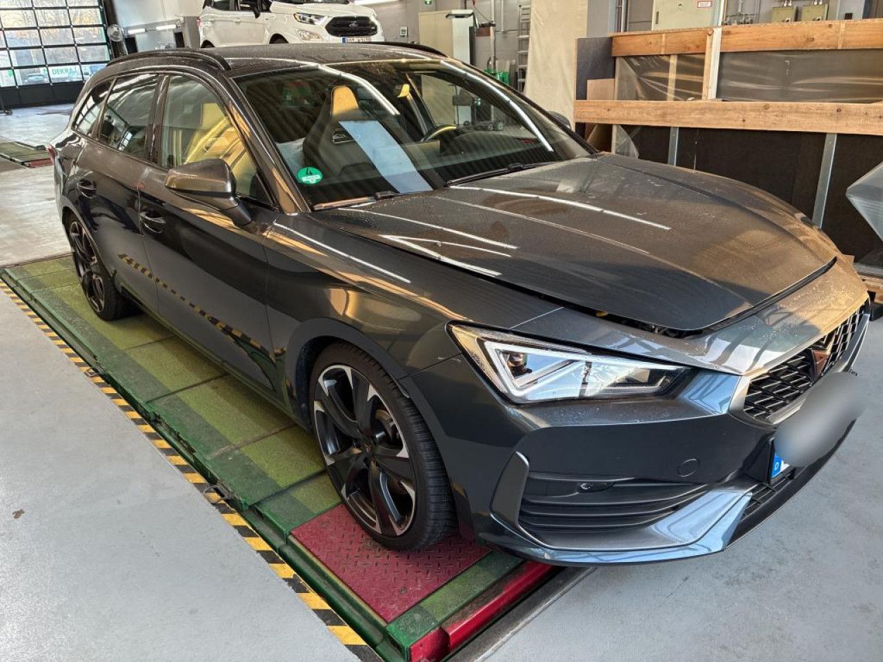 Fahrzeugabbildung CUPRA Leon Sportstourer VZ 2.0 TSI DSG Kamera LED Navi