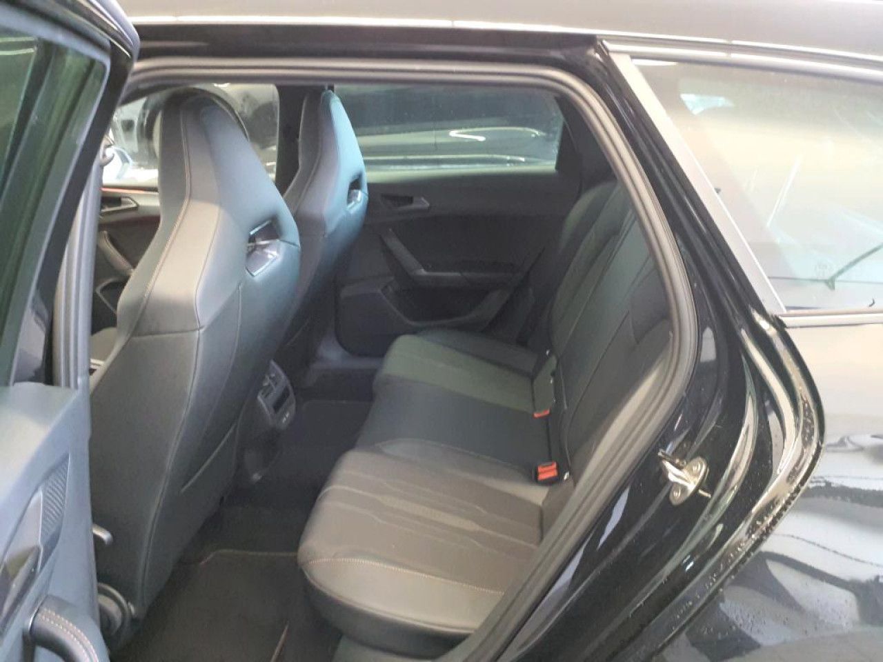 Fahrzeugabbildung CUPRA Leon Sportstourer VZ 2.0 TSI DSG Navi LED Klima