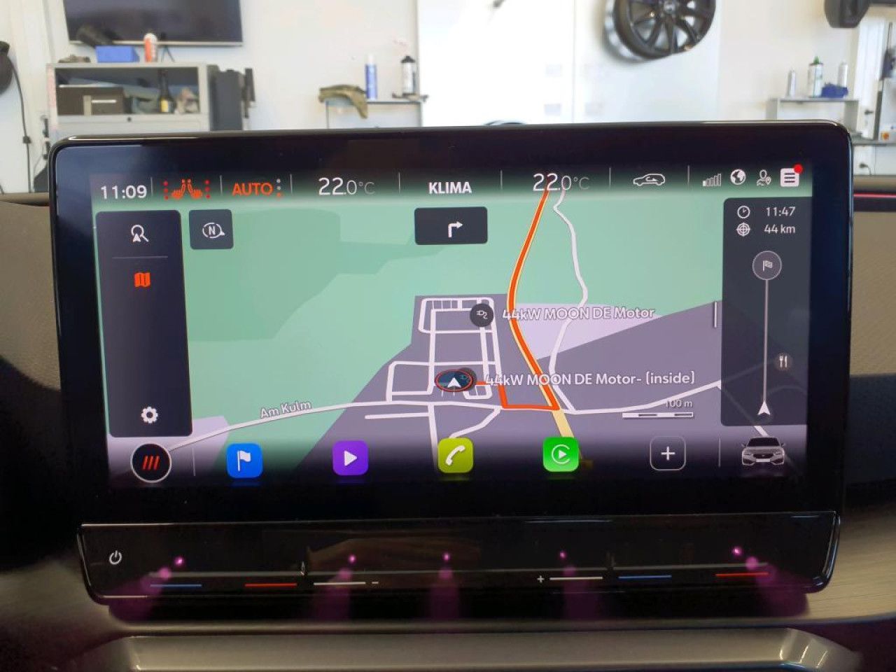 Fahrzeugabbildung CUPRA Leon Sportstourer VZ 2.0 TSI DSG Navi LED Klima