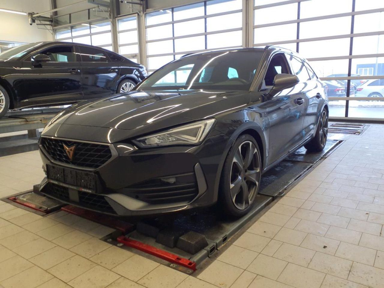 Fahrzeugabbildung CUPRA Leon Sportstourer VZ 2.0 TSI DSG Navi LED Klima