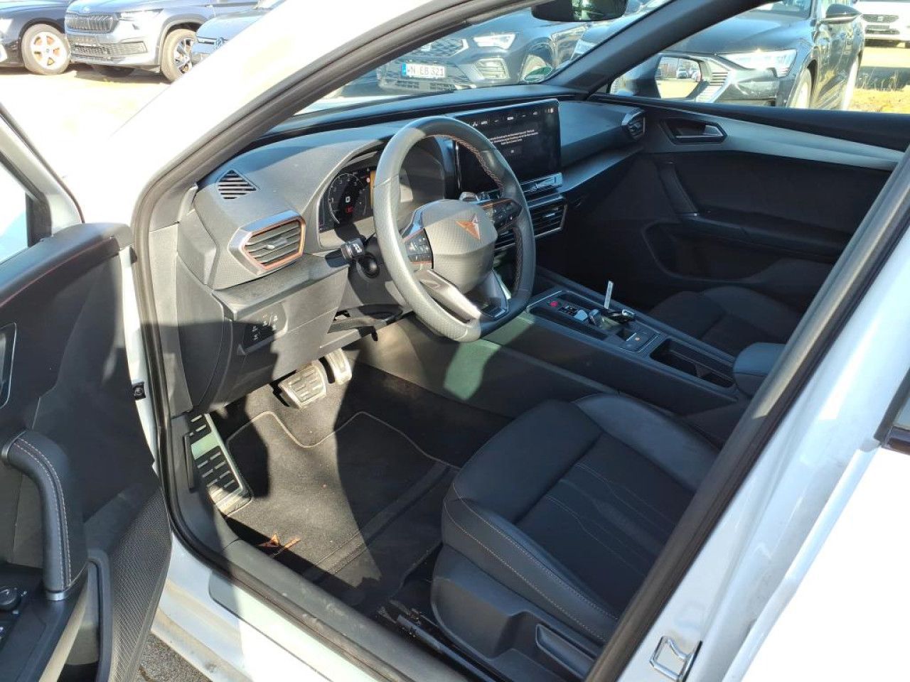 Fahrzeugabbildung CUPRA Leon ST VZ 2.0 TSI DSG Kamera LED Navi Bluetooth