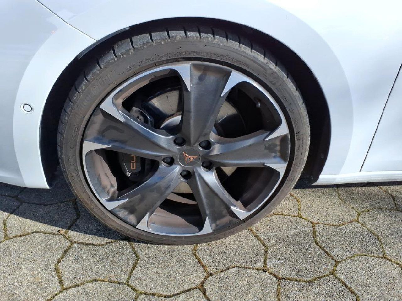 Fahrzeugabbildung CUPRA Leon ST VZ 2.0 TSI DSG Kamera LED Navi Bluetooth