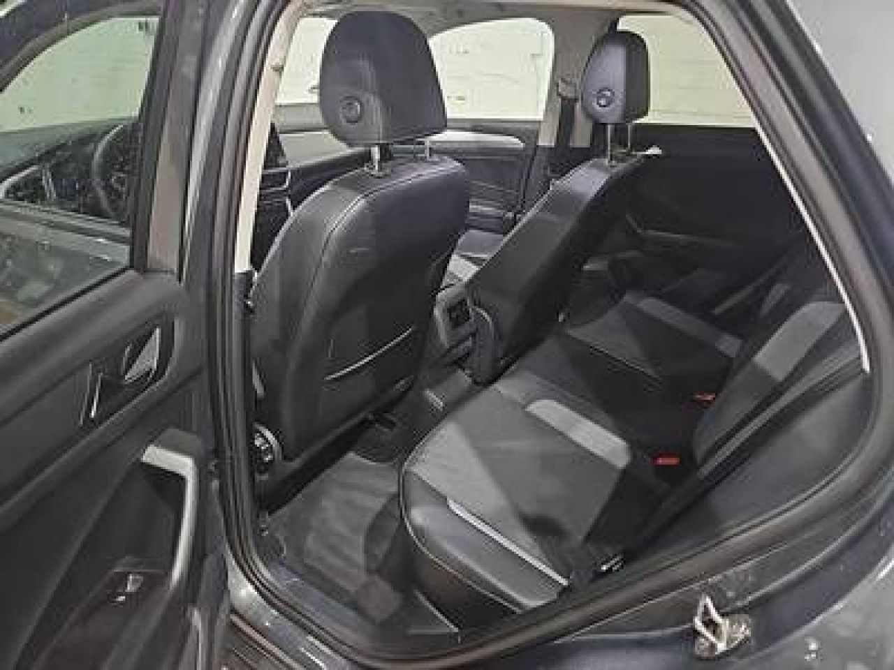 Fahrzeugabbildung Volkswagen T-ROC GOAL 2.0 TDI DSG AHK Navi LED Kamera ACC