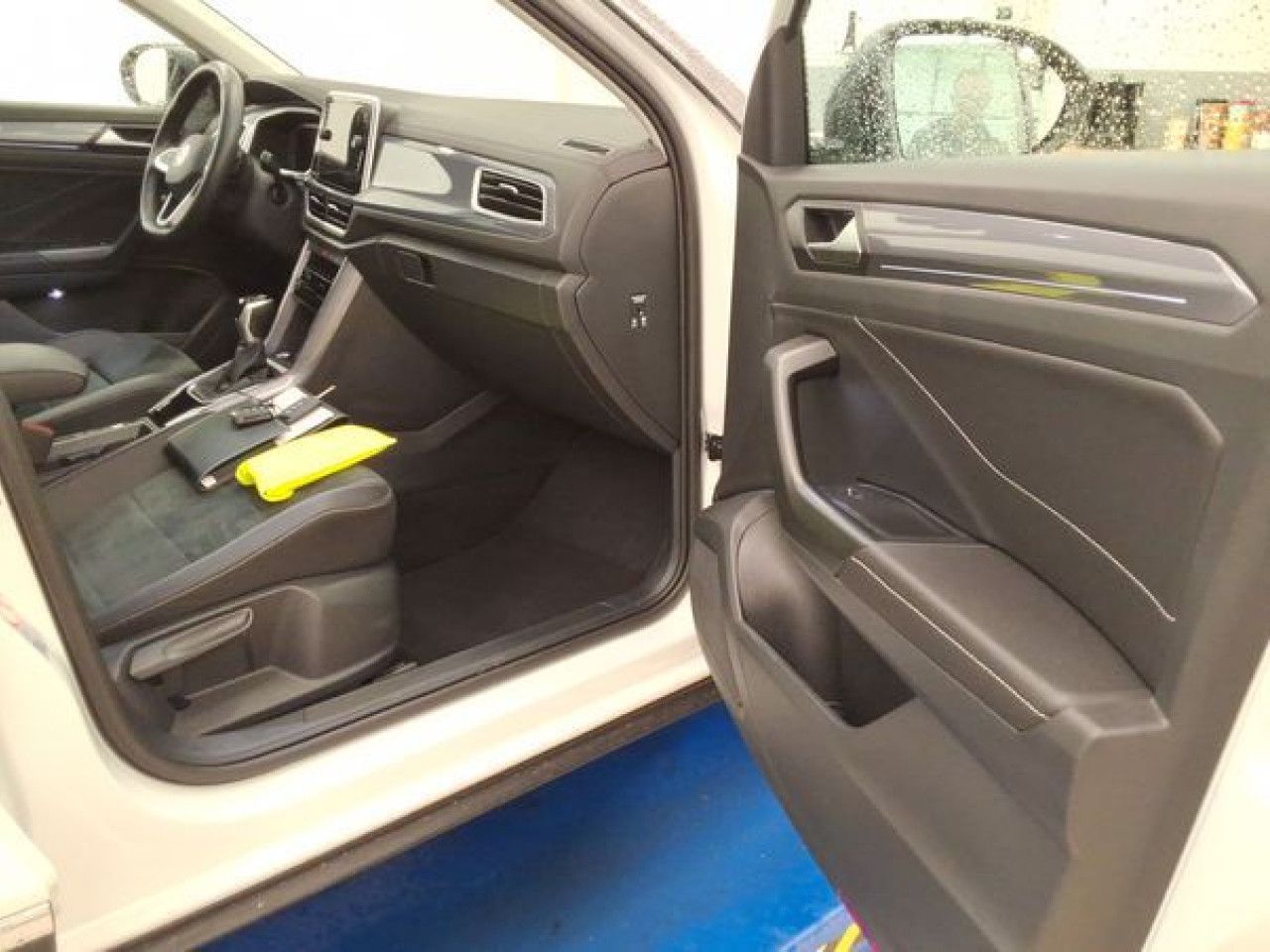 Fahrzeugabbildung Volkswagen T-ROC Style 1.5 TSI DSG Kamera ergoActive Mavi