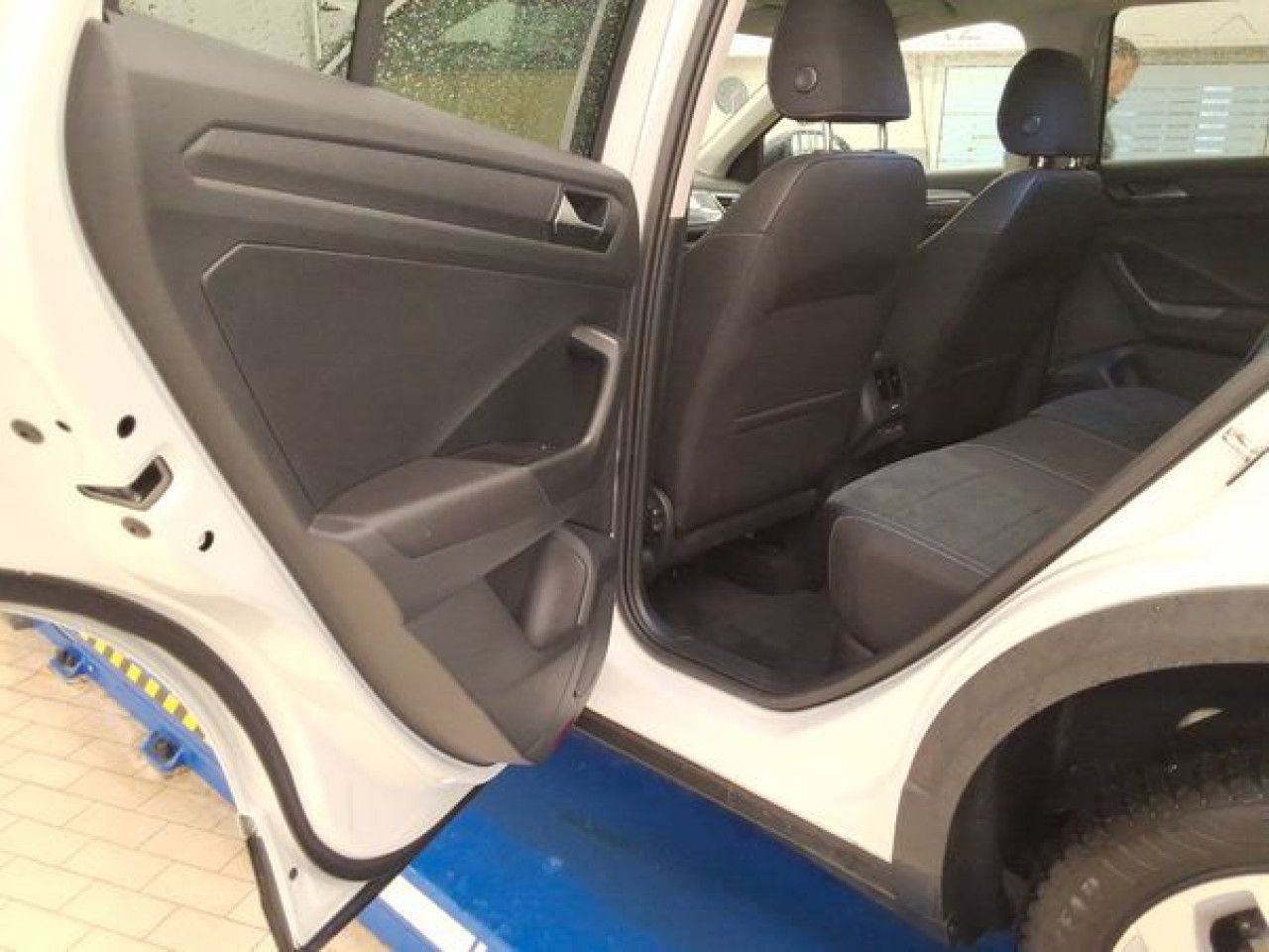 Fahrzeugabbildung Volkswagen T-ROC Style 1.5 TSI DSG Kamera ergoActive Mavi