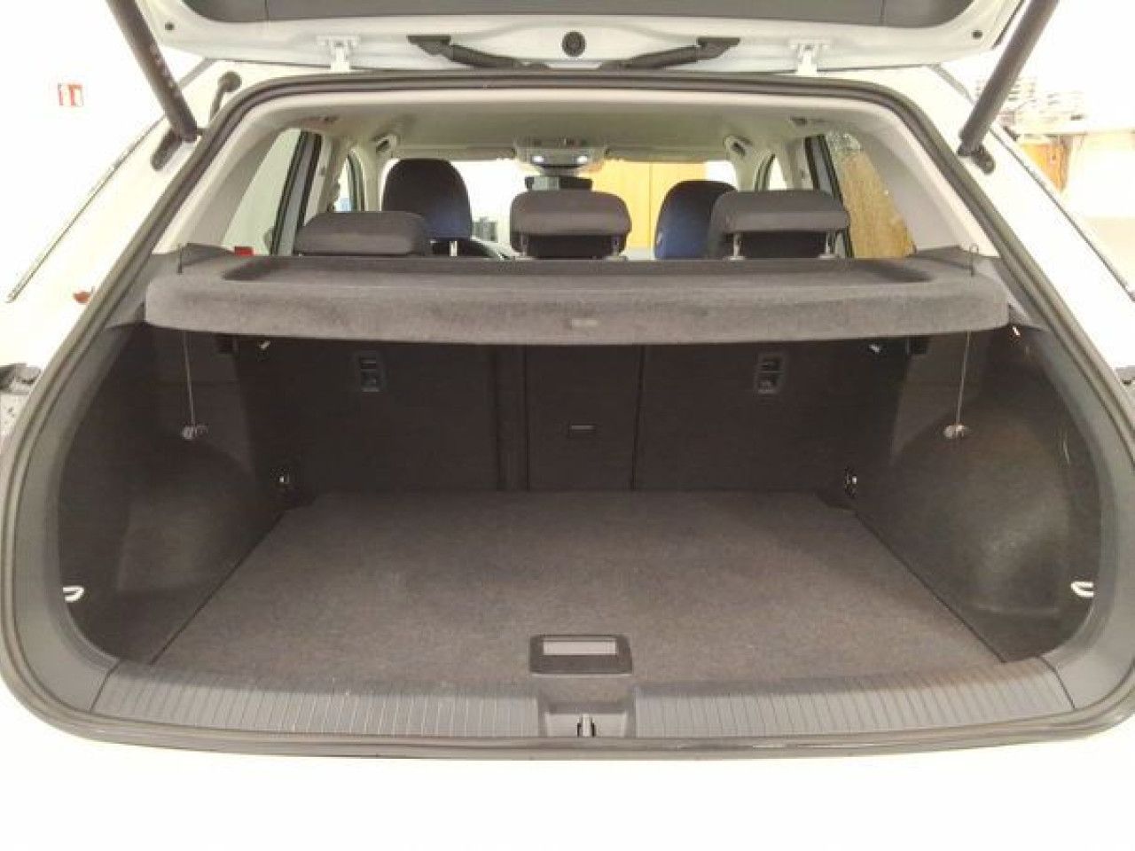 Fahrzeugabbildung Volkswagen T-ROC Style 1.5 TSI DSG Kamera ergoActive Mavi