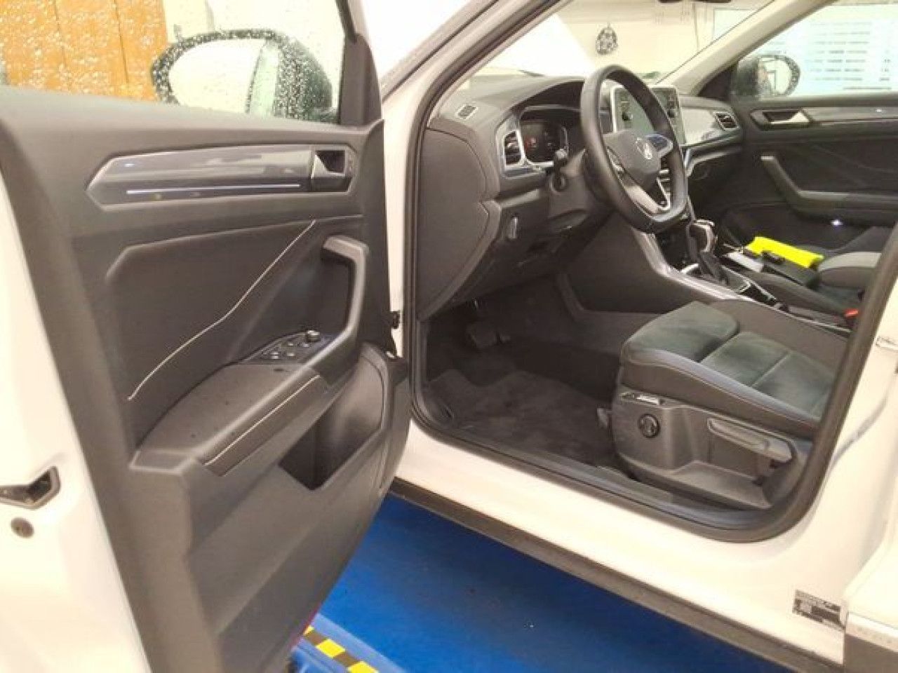 Fahrzeugabbildung Volkswagen T-ROC Style 1.5 TSI DSG Kamera ergoActive Mavi