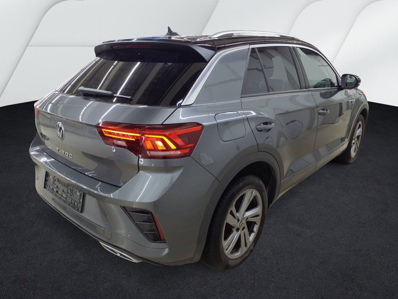 Fahrzeugabbildung Volkswagen T-Roc R-Line 1.5 TSI DSG AHK Navi Kamera LED
