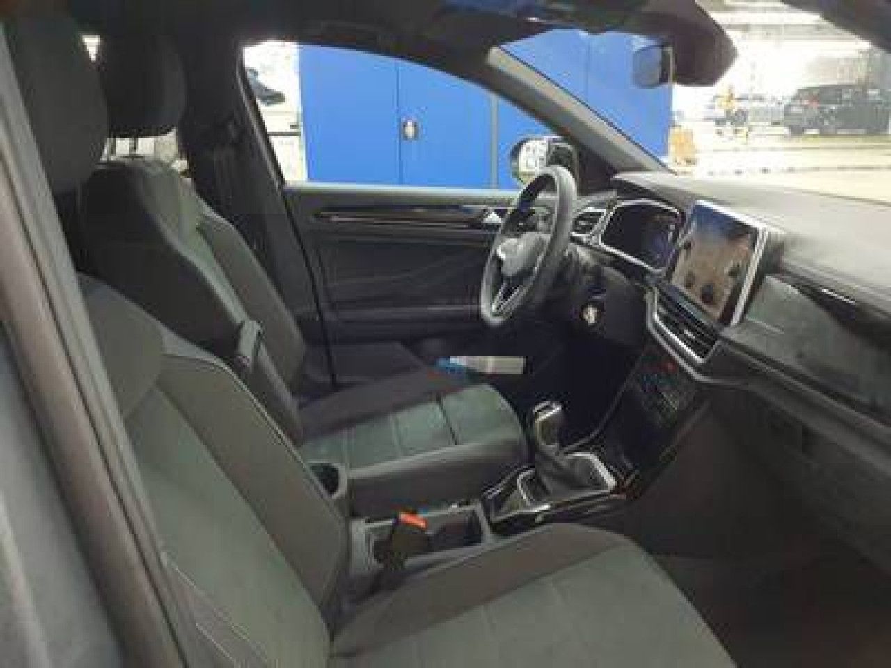 Fahrzeugabbildung Volkswagen T-Roc R-Line 1.5 TSI DSG AHK Navi Kamera LED