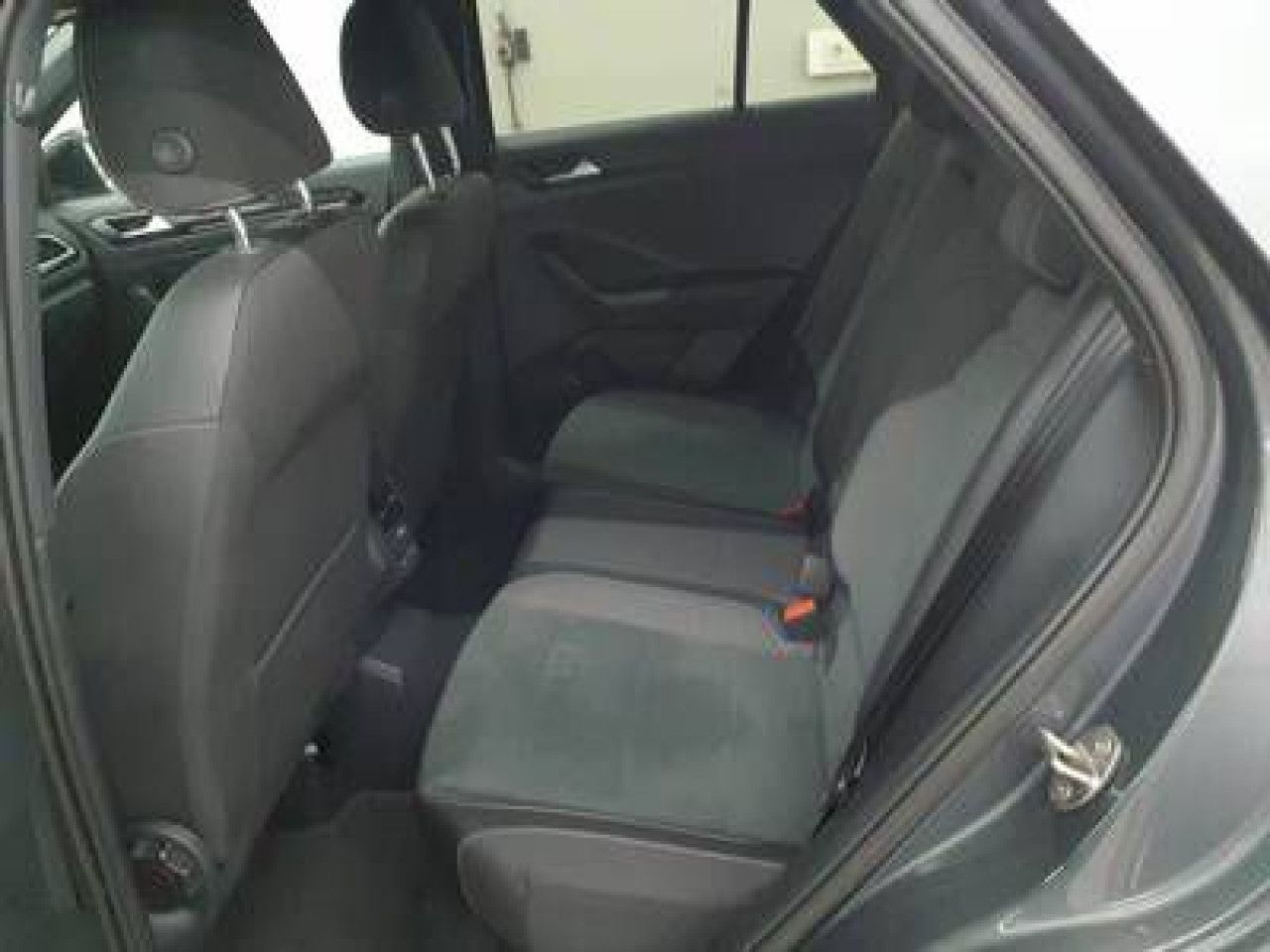 Fahrzeugabbildung Volkswagen T-Roc R-Line 1.5 TSI DSG AHK Navi Kamera LED