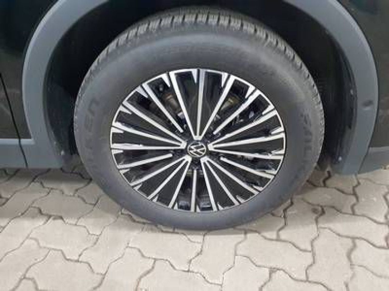 Fahrzeugabbildung Volkswagen Tiguan GOAL 2.0 TDI DSG AHK Kamera Navi LED-Plus