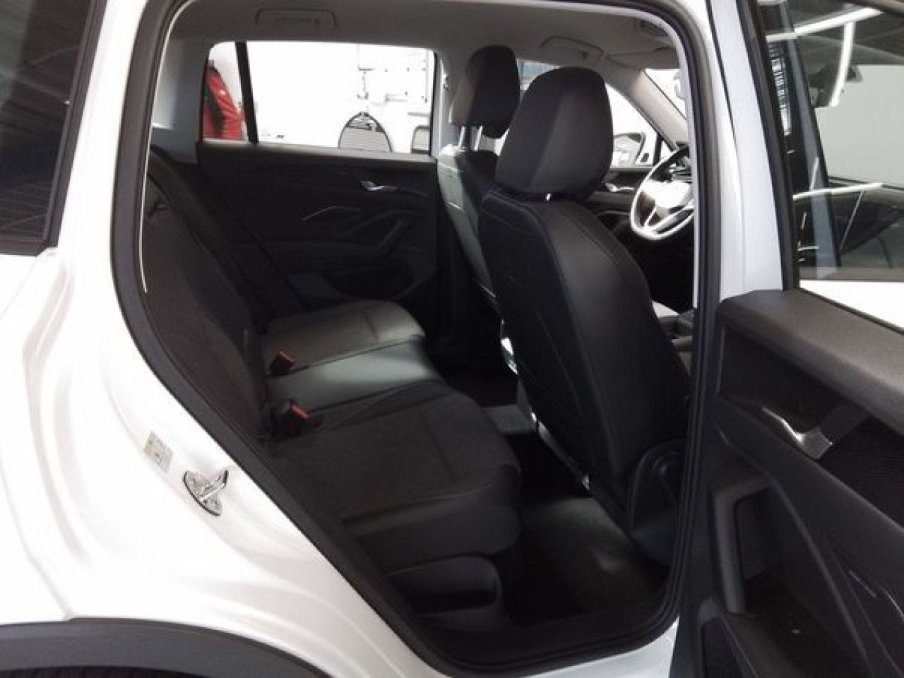 Fahrzeugabbildung Volkswagen Tiguan Life 1.5 eTSI DSG AHK Kamera Navi LED