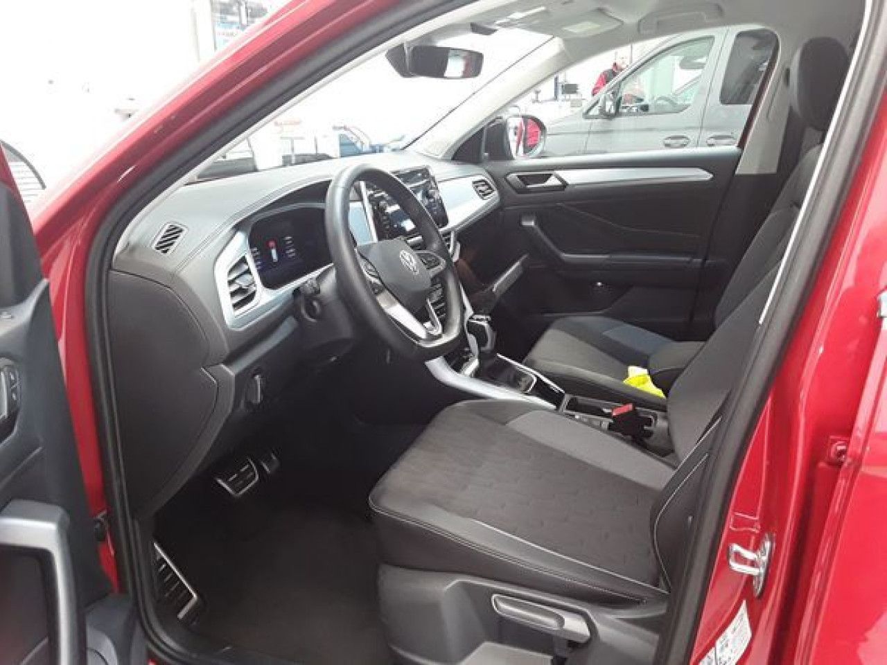 Fahrzeugabbildung Volkswagen T-ROC Life 1.5 TSI DSG Kamera Navi LED-Plus