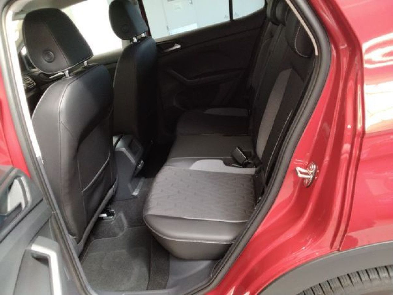 Fahrzeugabbildung Volkswagen T-Cross Life 1.0 TSI DSG Kamera Navi LED ACC SHZ