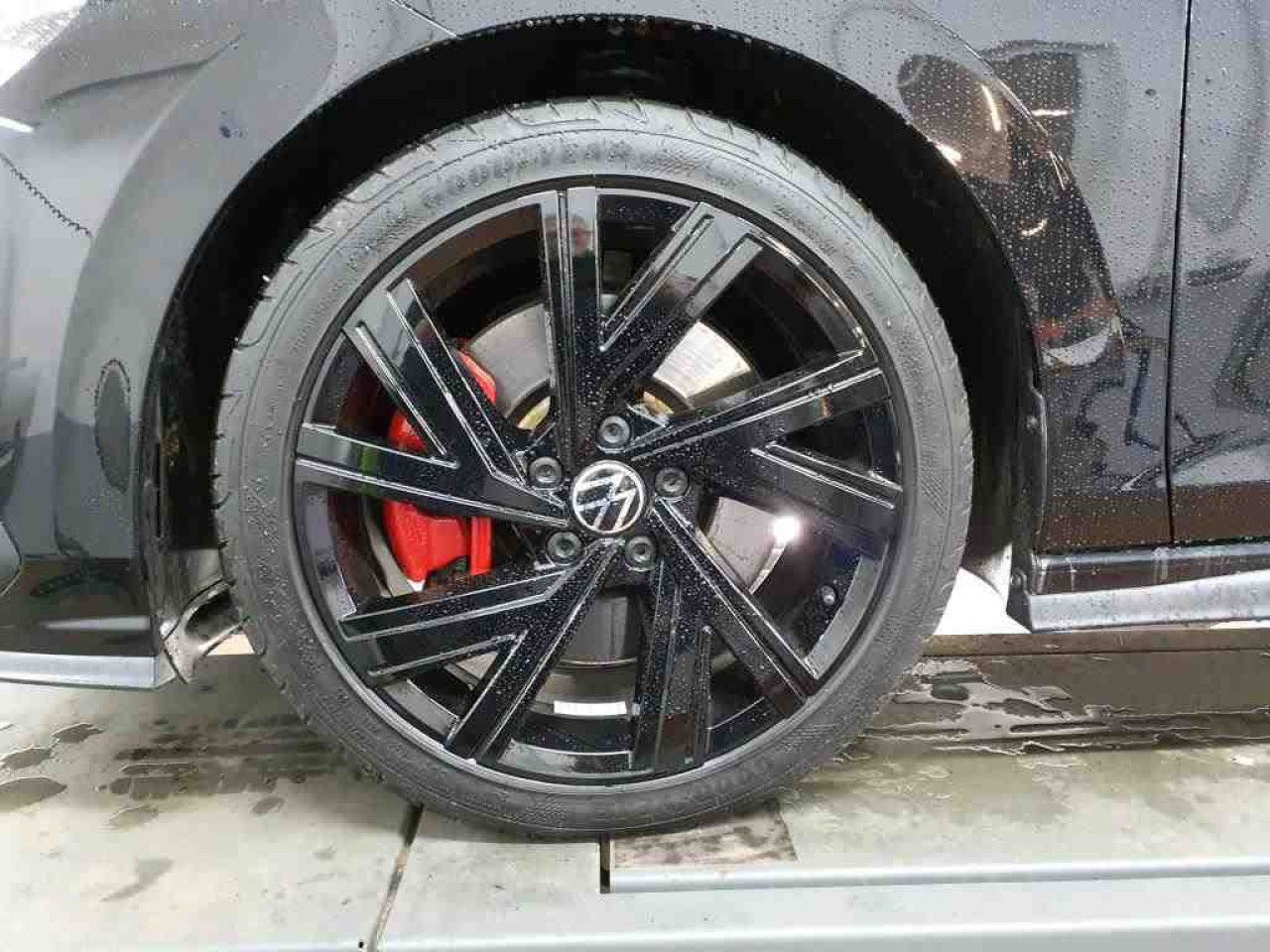 Fahrzeugabbildung Volkswagen Golf GTI 2.0 TSI DSG Navi Kamera LED-Plus ACC