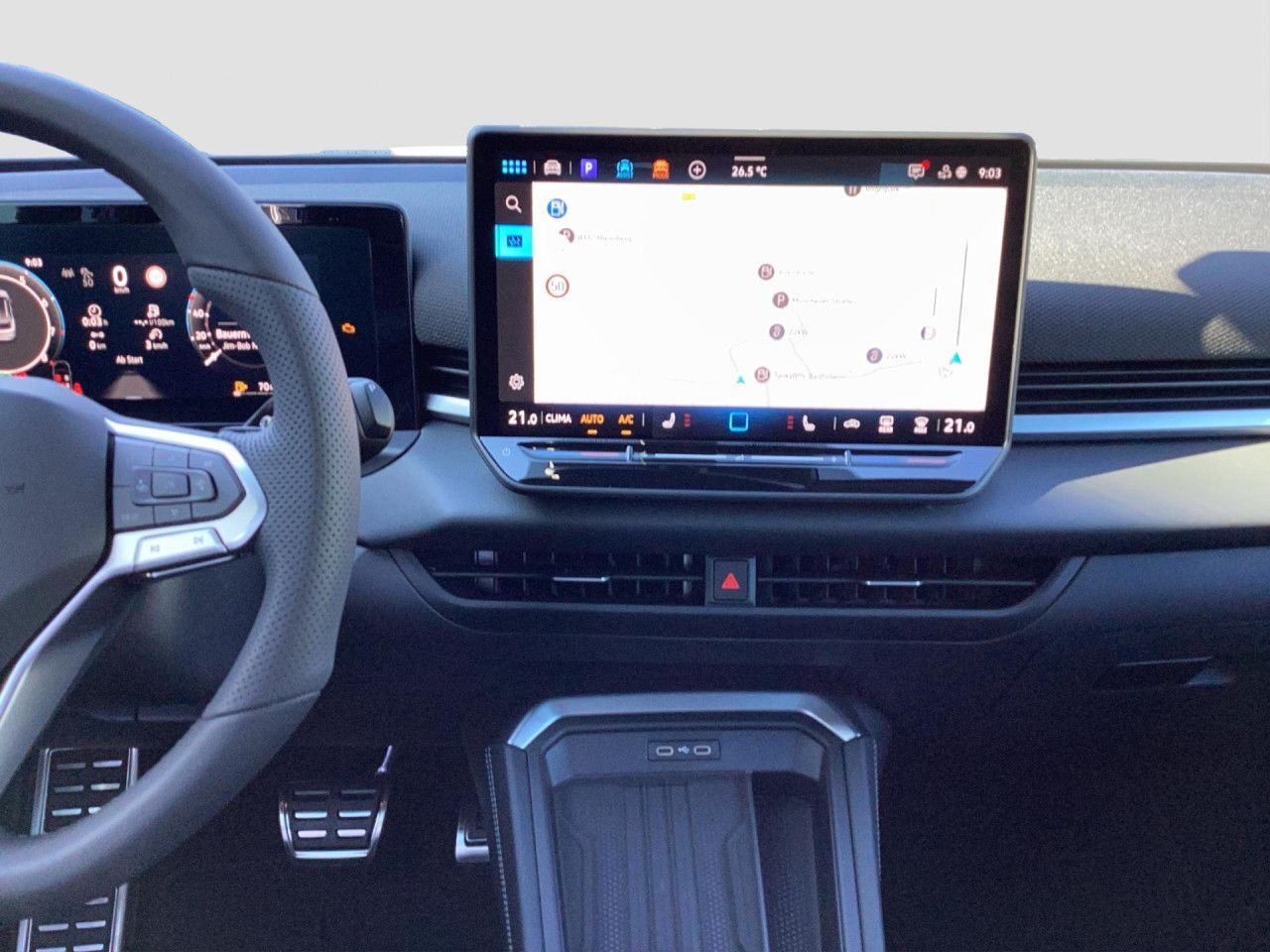 Fahrzeugabbildung Volkswagen T-Roc R-Line 1.5 l eTSI OPF 110 kW (150 PS) LED