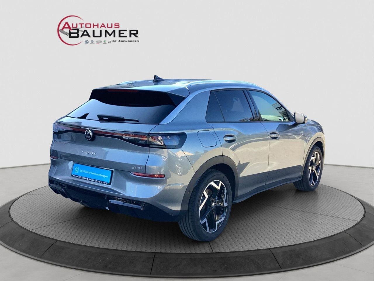 Fahrzeugabbildung Volkswagen T-Roc R-Line 1.5 l eTSI OPF 110 kW (150 PS) LED