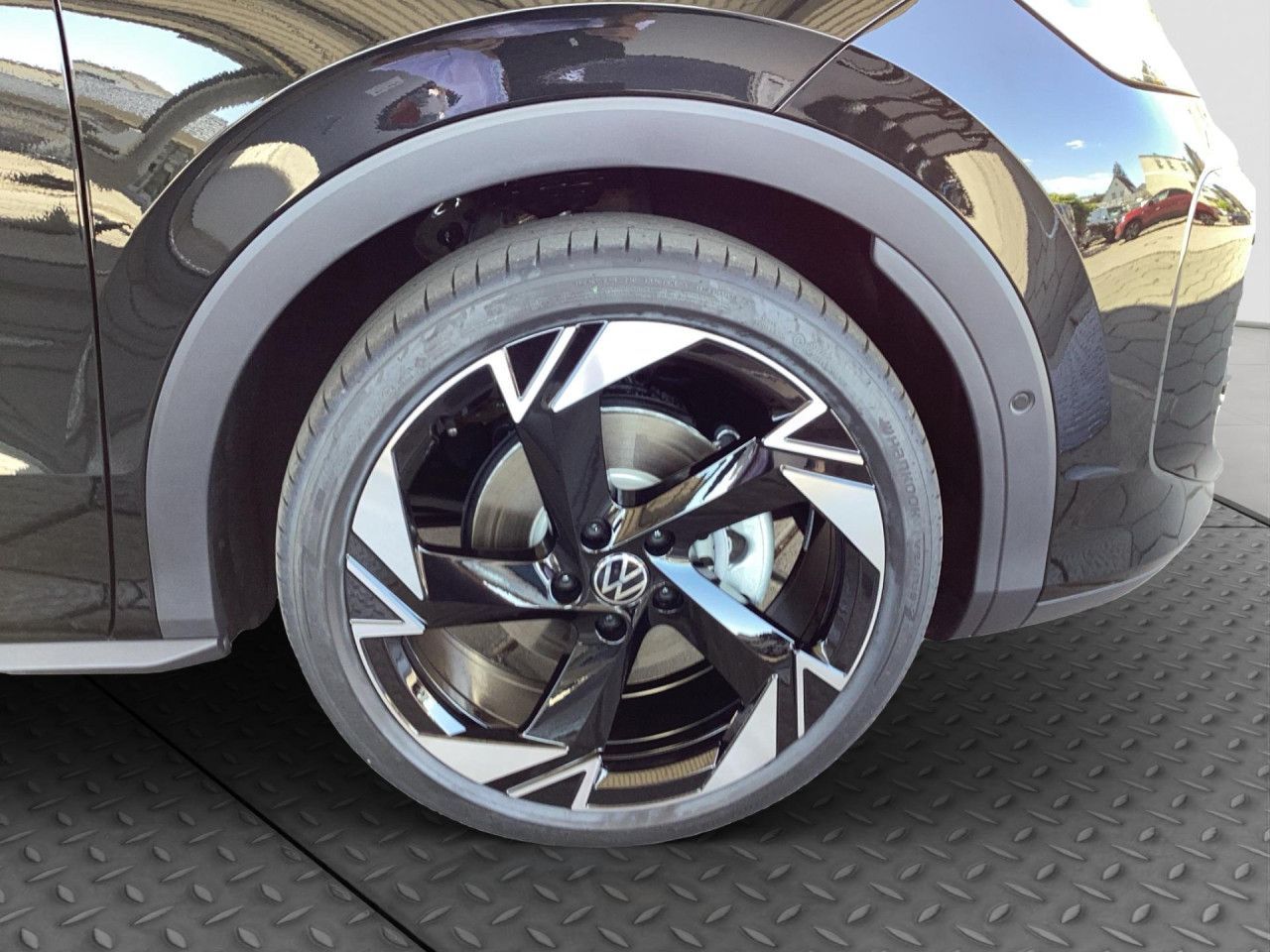 Fahrzeugabbildung Volkswagen T-Roc R-Line 1.5 l eTSI OPF 110 kW (150 PS) LED