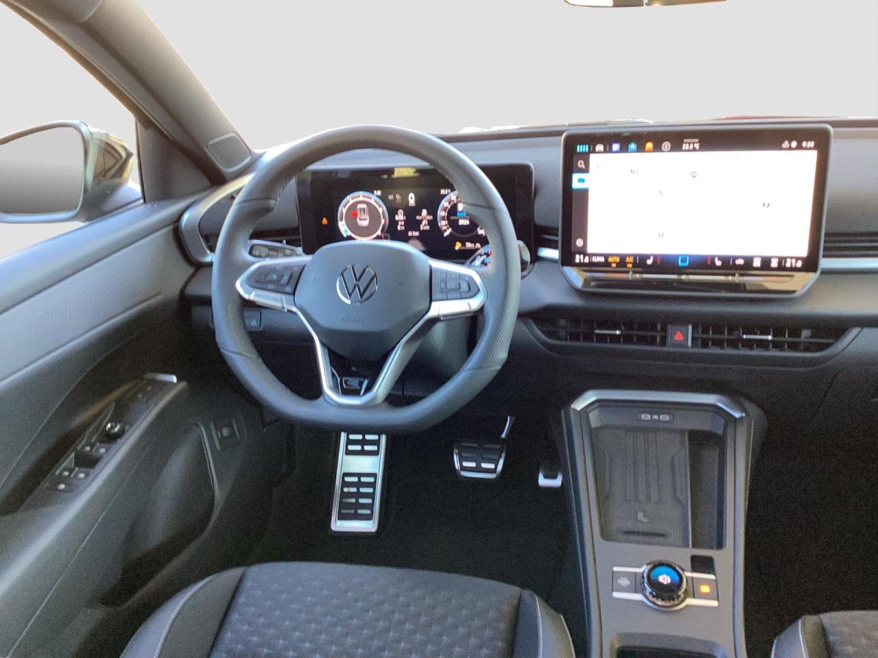 Fahrzeugabbildung Volkswagen T-Roc R-Line 1.5 l eTSI OPF 110 kW (150 PS) LED