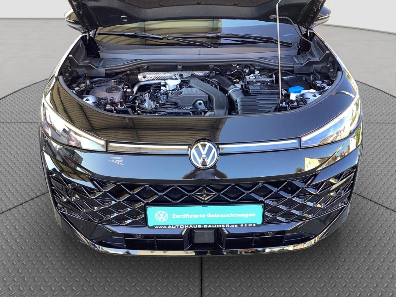 Fahrzeugabbildung Volkswagen T-Roc R-Line 1.5 l eTSI OPF 110 kW (150 PS) LED