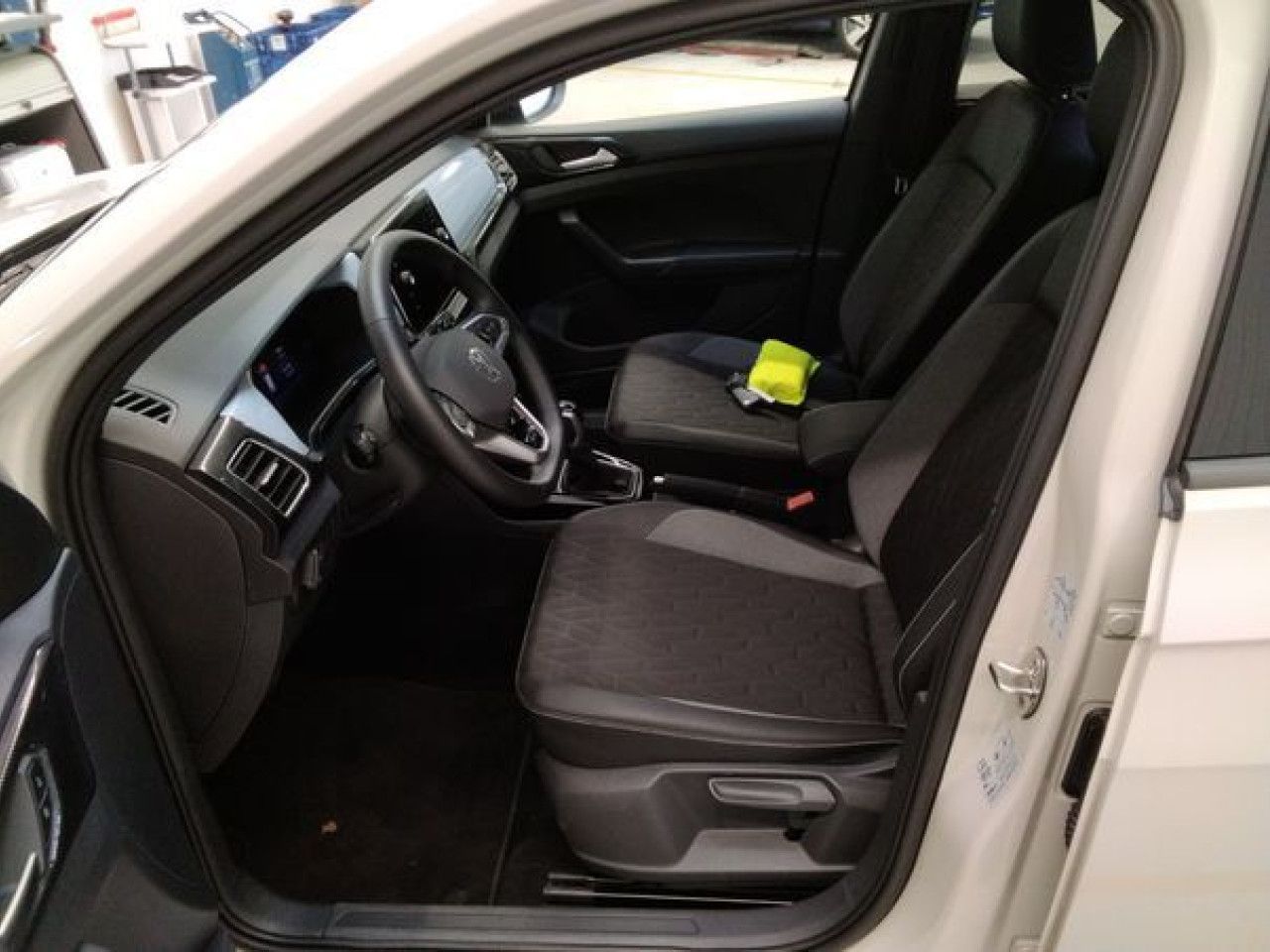 Fahrzeugabbildung Volkswagen T-Cross Life 1.0 TSI DSG AHK Kamera Navi LED
