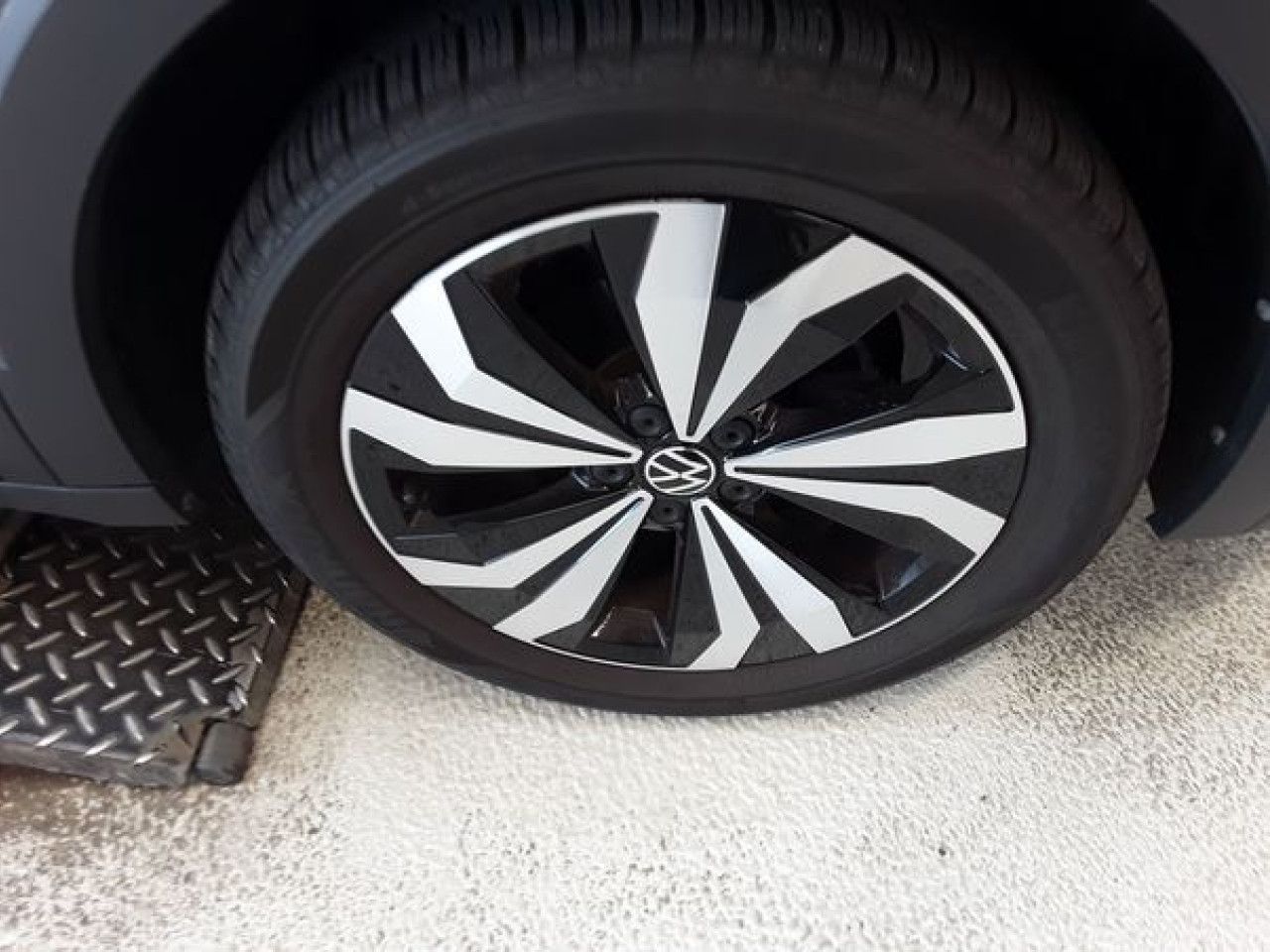 Fahrzeugabbildung Volkswagen T-Cross Style 1.5 TSI DSG Kamera Navi IQ. Light