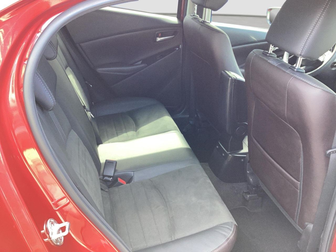 Fahrzeugabbildung Mazda 2 1.5 SKYACTIV LED Navi SHZ PDC Kamera Bluetooth