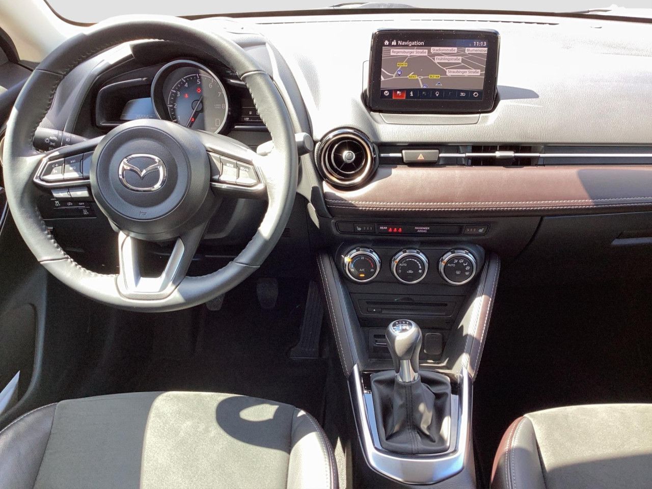 Fahrzeugabbildung Mazda 2 1.5 SKYACTIV LED Navi SHZ PDC Kamera Bluetooth