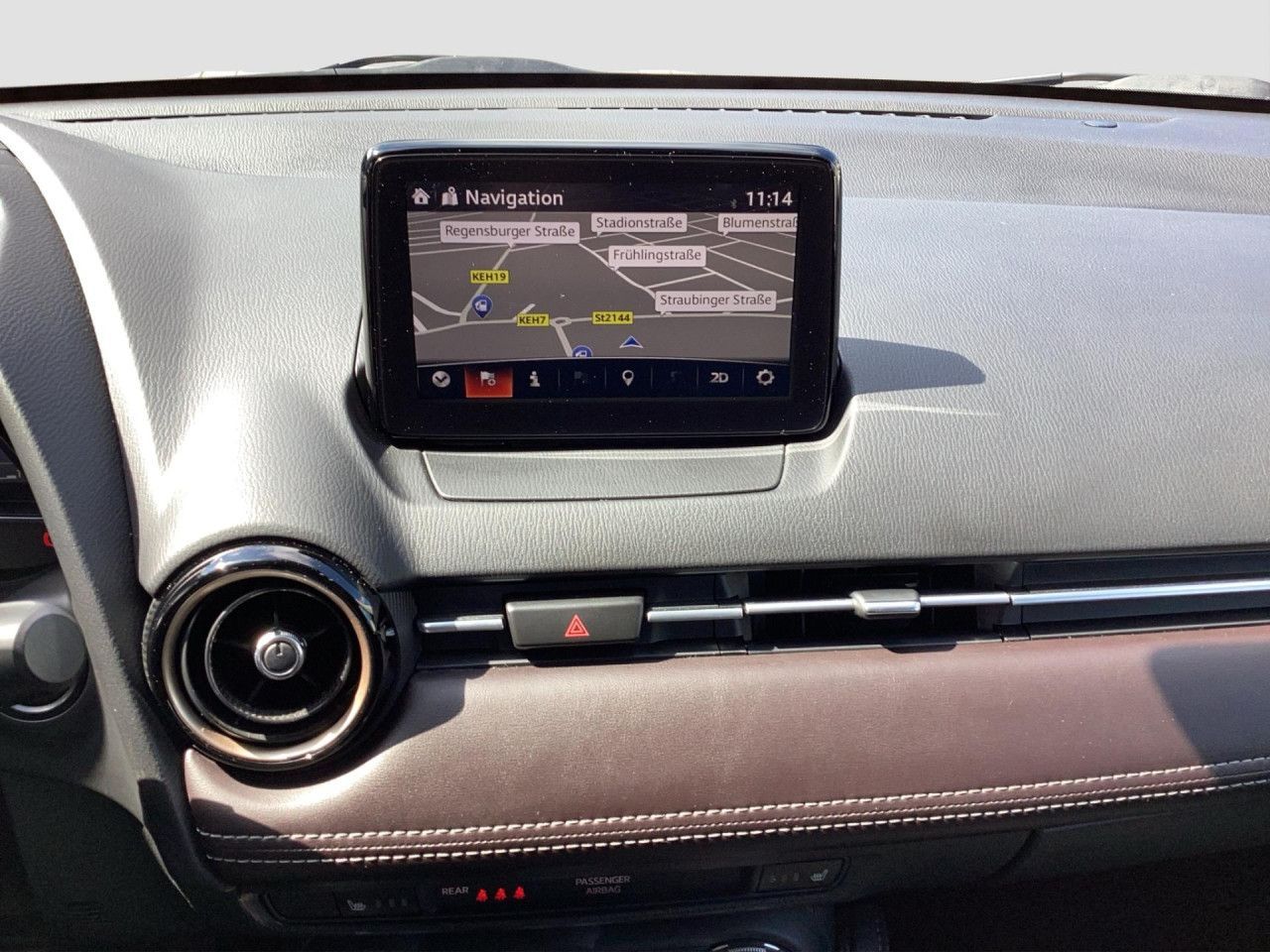 Fahrzeugabbildung Mazda 2 1.5 SKYACTIV LED Navi SHZ PDC Kamera Bluetooth