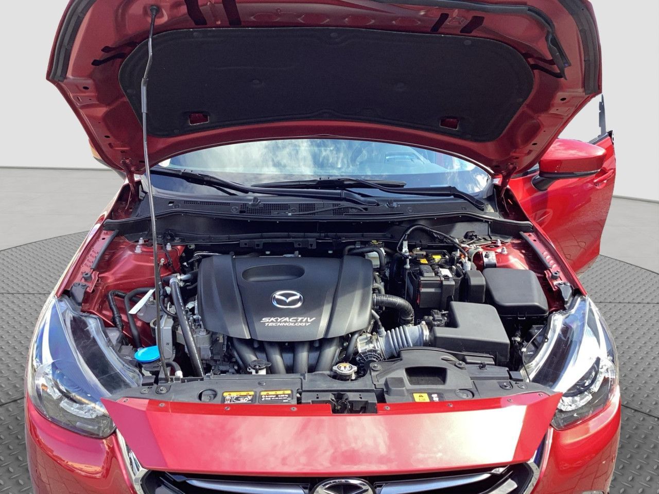 Fahrzeugabbildung Mazda 2 1.5 SKYACTIV LED Navi SHZ PDC Kamera Bluetooth
