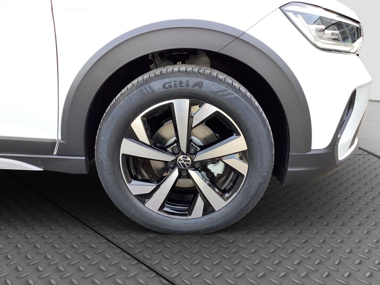 Fahrzeugabbildung Volkswagen Taigo Style 1.0 TSI DSG Kamera IQ Light Black
