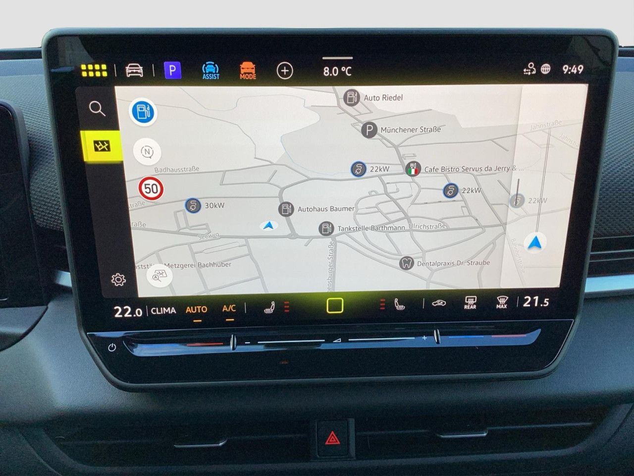 Fahrzeugabbildung Volkswagen T-ROC R-Line 1.5 eTSI DSG Panorama IQ.Light Navi