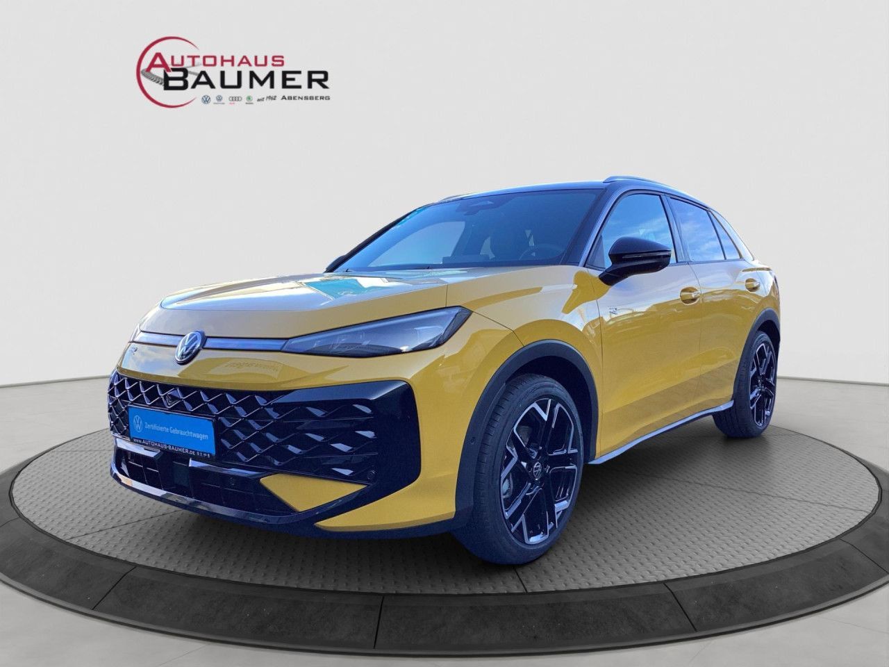 Fahrzeugabbildung Volkswagen T-ROC R-Line 1.5 eTSI DSG Panorama IQ.Light Navi