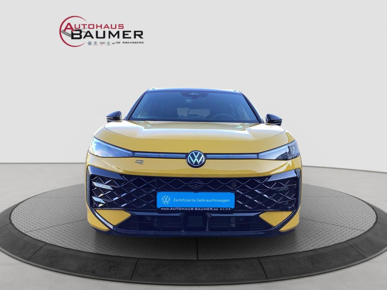 Fahrzeugabbildung Volkswagen T-ROC R-Line 1.5 eTSI DSG Panorama IQ.Light Navi