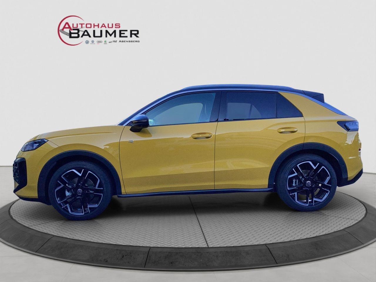 Fahrzeugabbildung Volkswagen T-ROC R-Line 1.5 eTSI DSG Panorama IQ.Light Navi