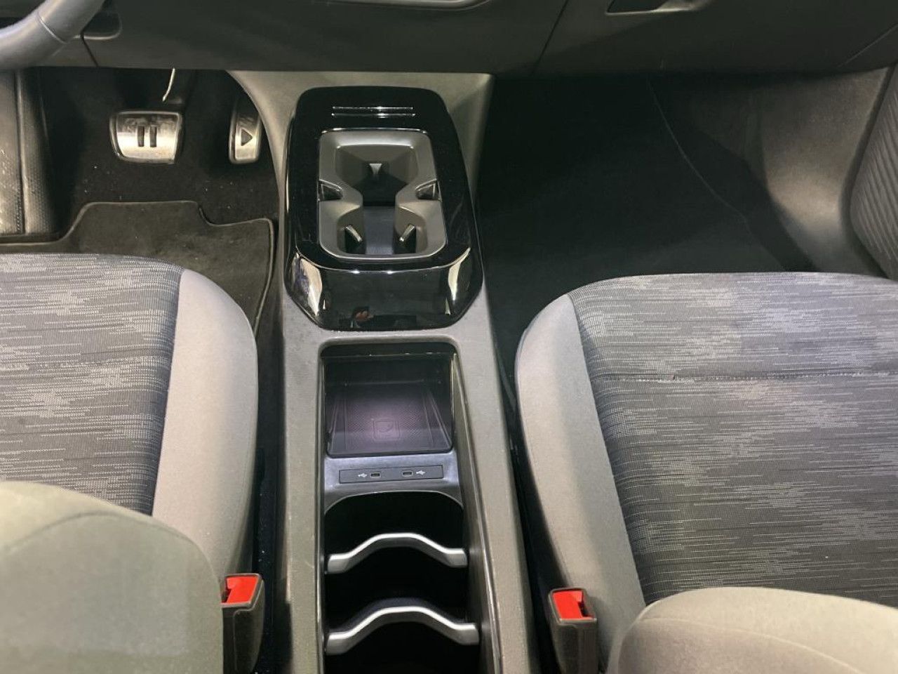 Fahrzeugabbildung Volkswagen ID.4 Pure Performance 55kWh Panorama el. Navi