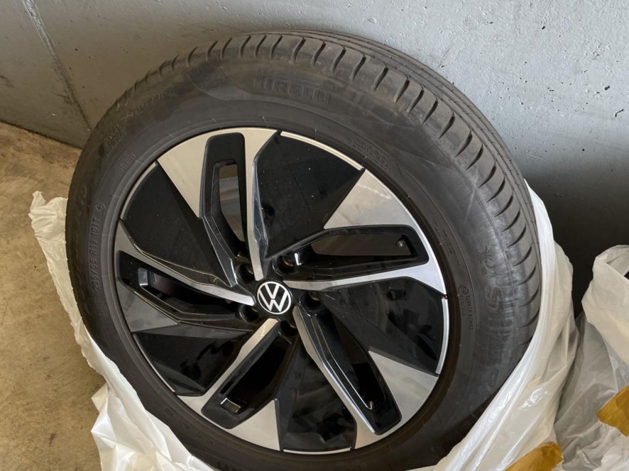 Fahrzeugabbildung Volkswagen ID.4 Pure Performance 55kWh Panorama el. Navi