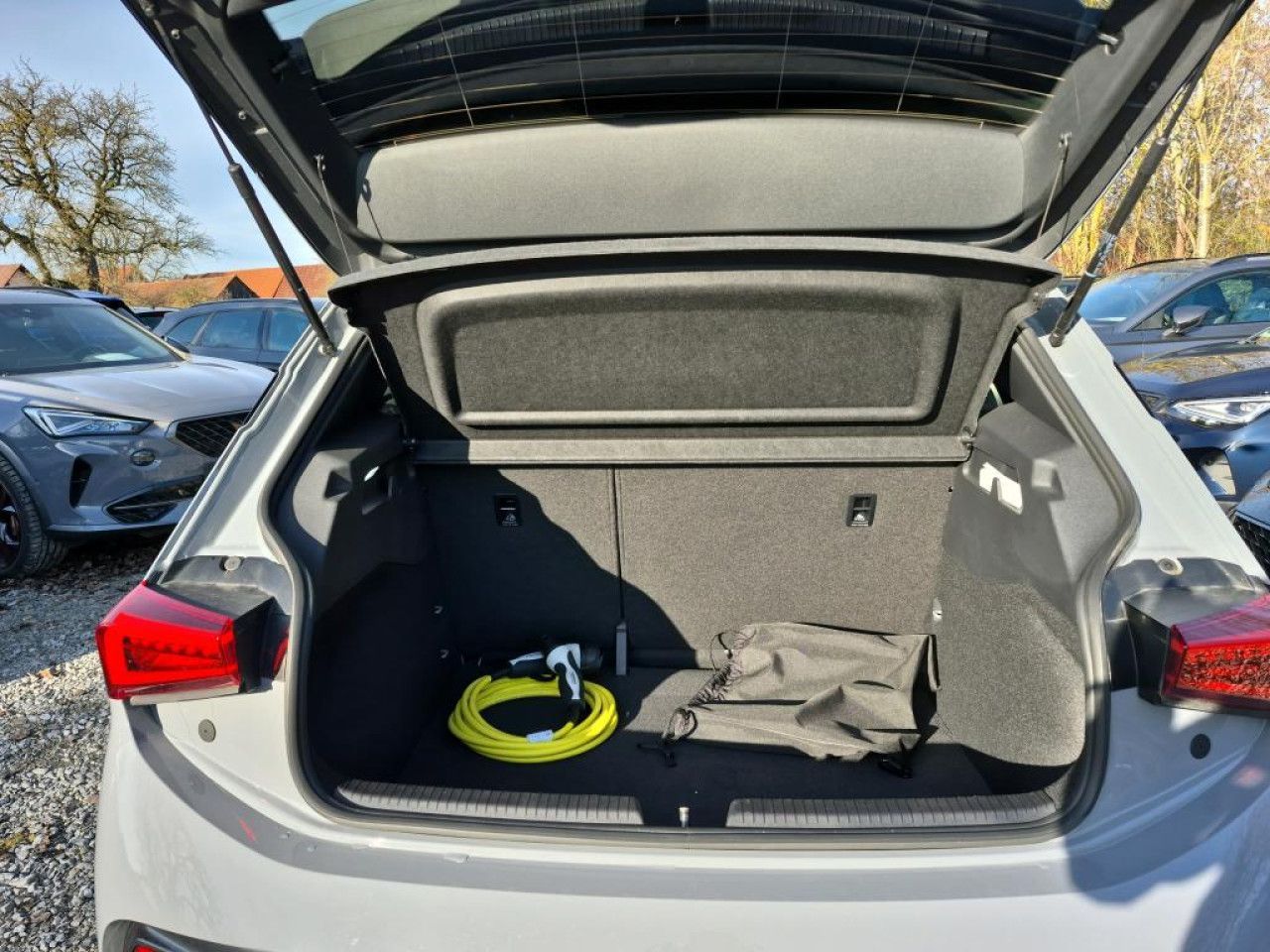 Fahrzeugabbildung CUPRA Born e-Boost electric 62 kWh Navi LED Kamera