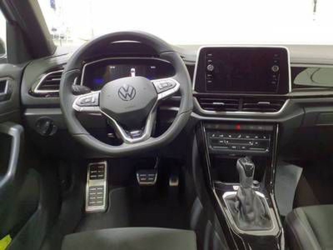 Fahrzeugabbildung Volkswagen T-Roc R-Line 1.5 TSI DSG AHK ergoActive Navi LED