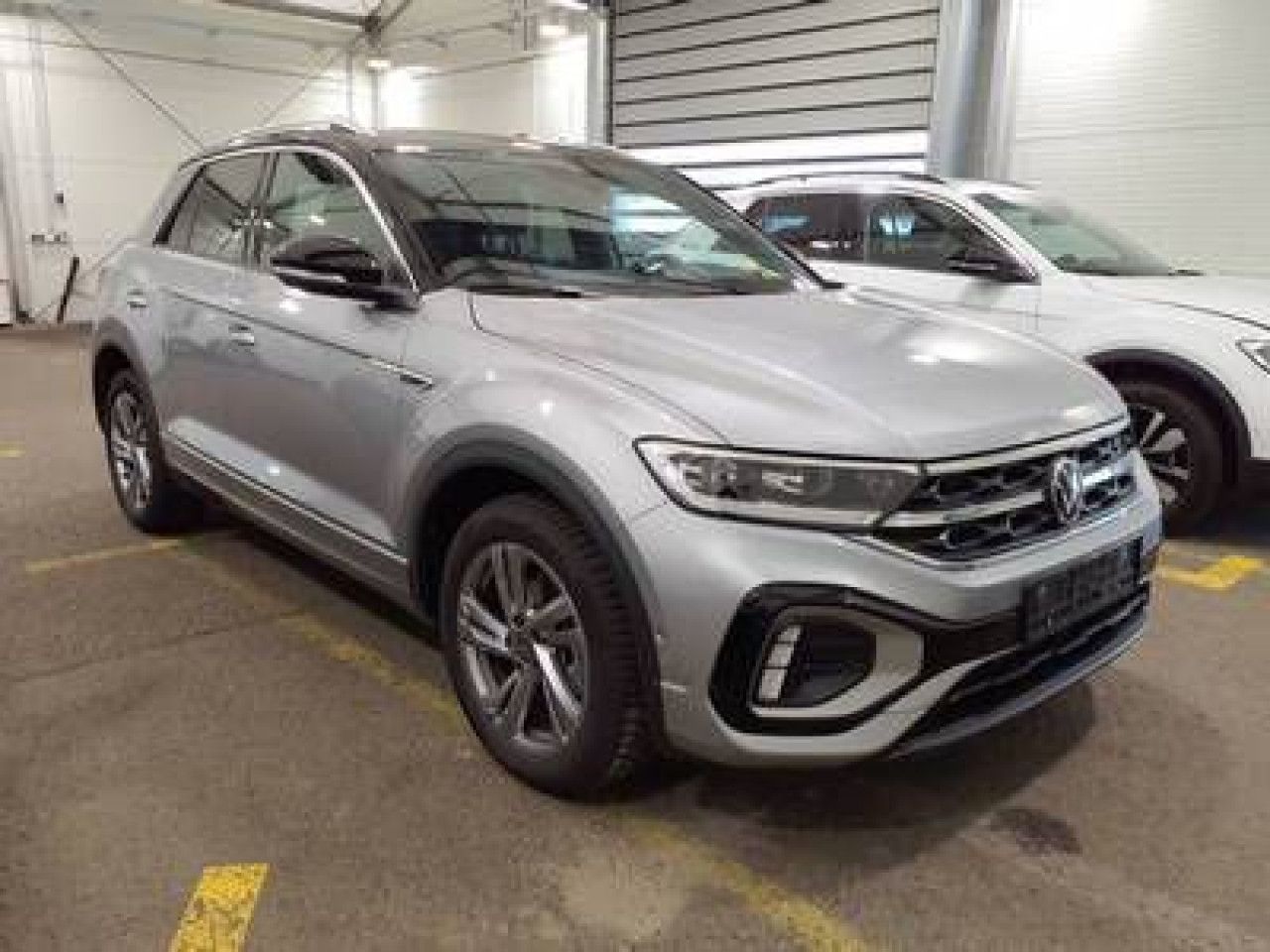 Fahrzeugabbildung Volkswagen T-Roc R-Line 1.5 TSI DSG AHK ergoActive Navi LED