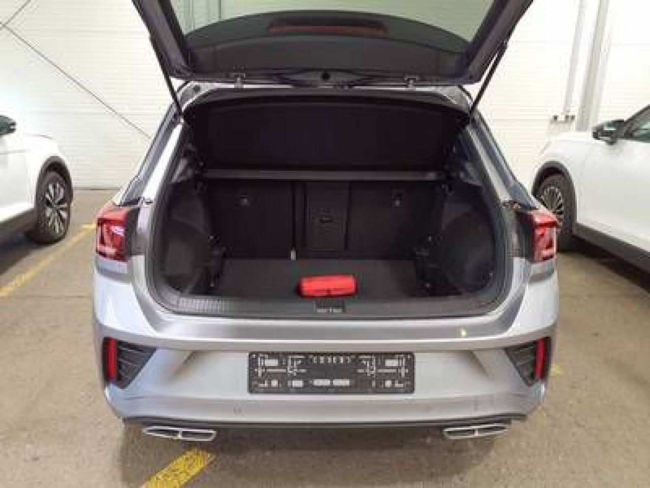Fahrzeugabbildung Volkswagen T-Roc R-Line 1.5 TSI DSG AHK ergoActive Navi LED