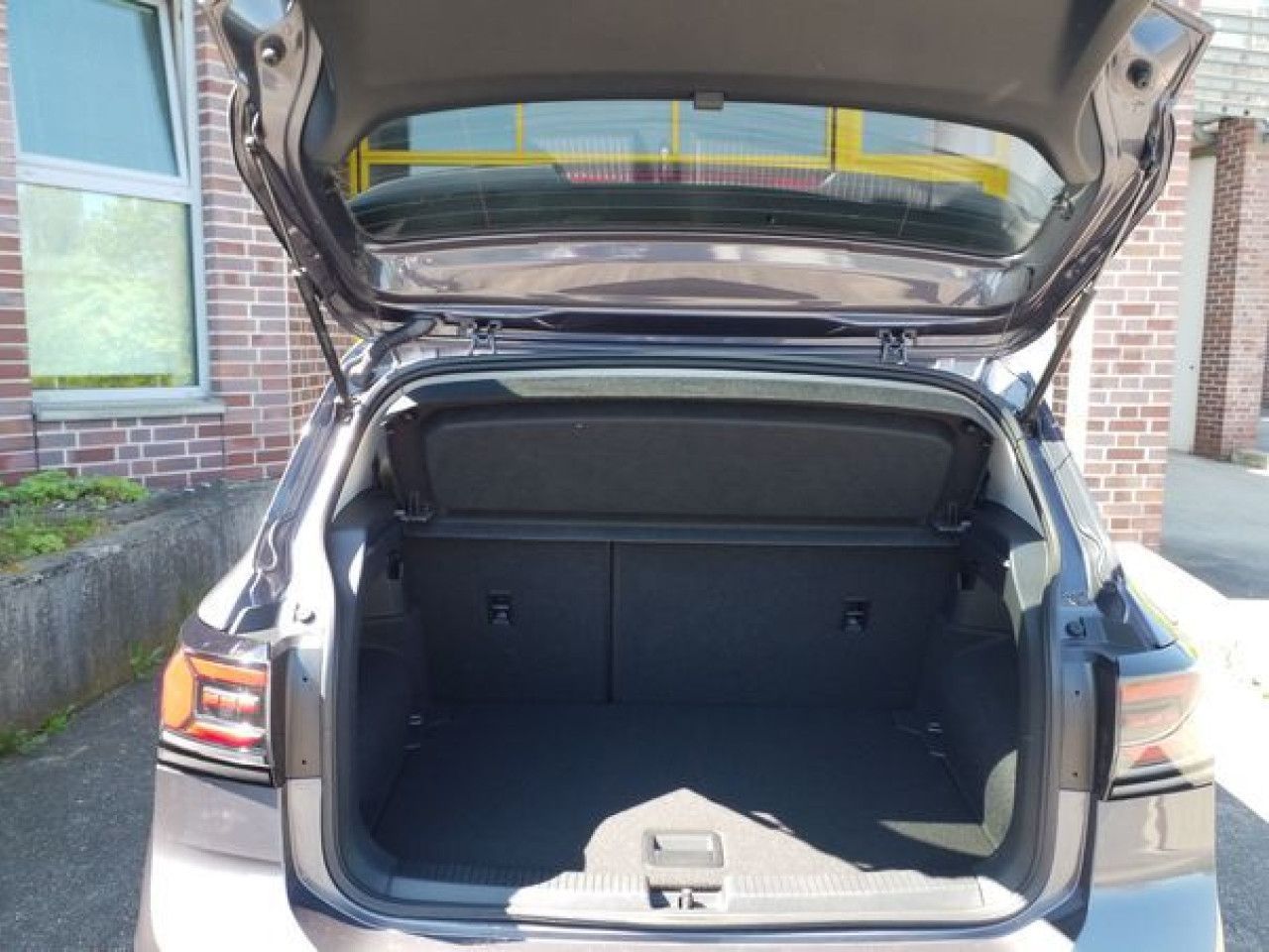 Fahrzeugabbildung Volkswagen T-Cross GOAL 1.5 TSI DSG AHK Navi Kamera LED ACC