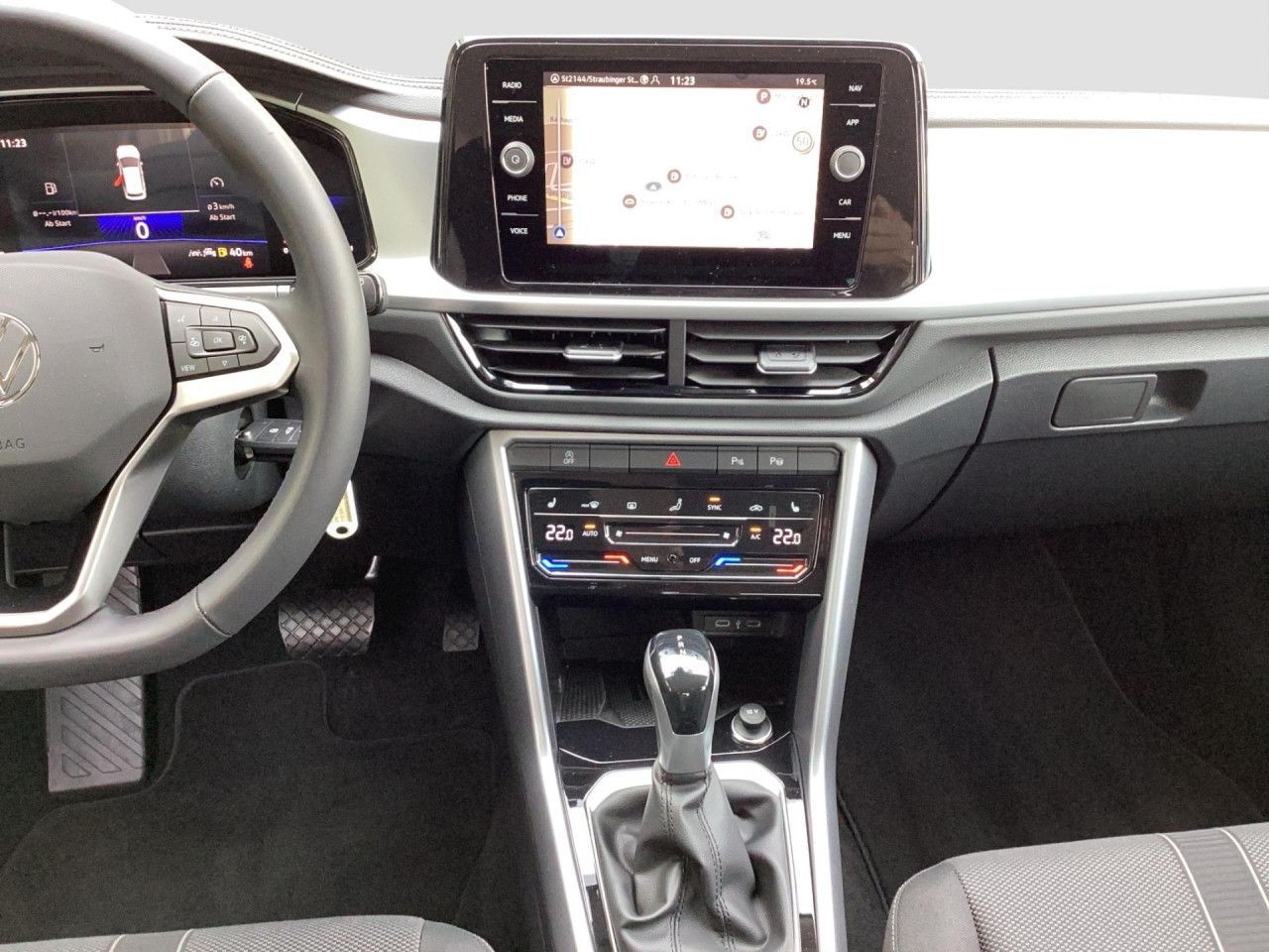 Fahrzeugabbildung Volkswagen T-Roc Life 1.5 TSI DSG Navi Kamera LED Bluetooth