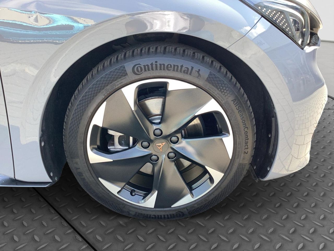 Fahrzeugabbildung CUPRA Born electric 62 kWh Kamera Navi LED LM 19 Zoll