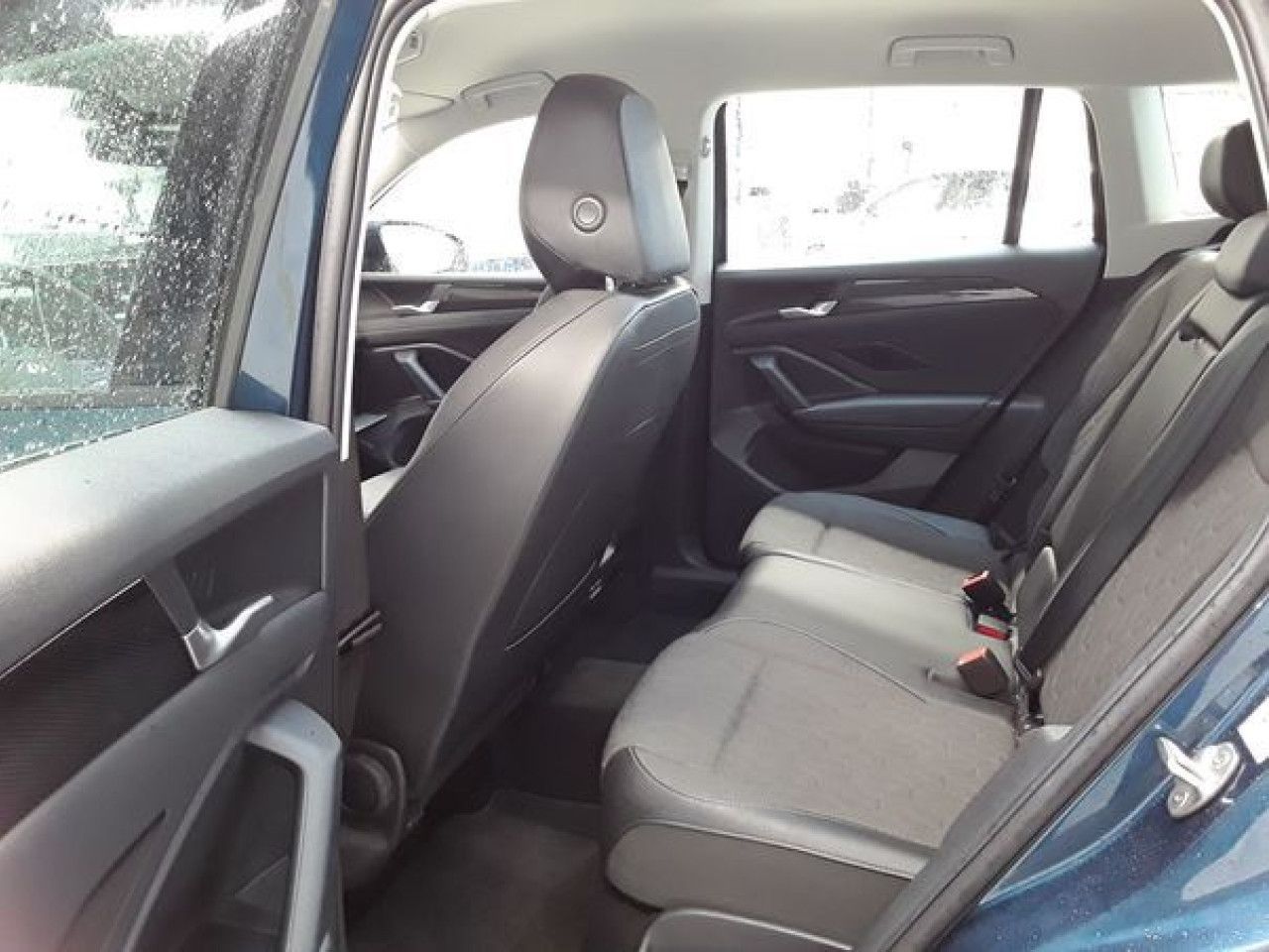 Fahrzeugabbildung Volkswagen Tiguan Life 1.5 eTSI DSG AHK Kamera Navi LED ACC